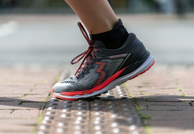 krossovki-dlya-bega-361-Sensation-4-test