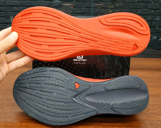 Новинки от Salomon: обзор шоссейных кроссовок с твёрдой пластиной в подошве 